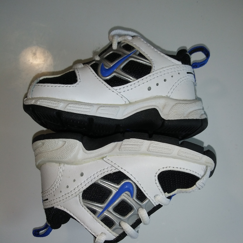 Infant Nike's